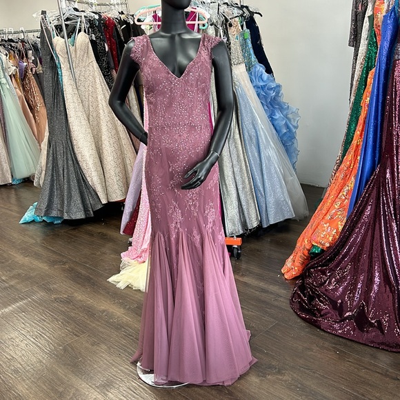 Montage by Mon Cheri Dresses & Skirts - Montage by Mon Cheri size 16 lace and beaded long v neck dress mauve